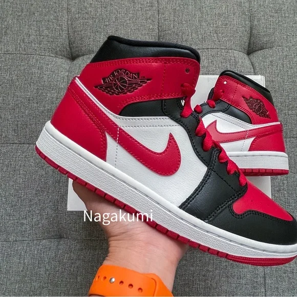 ❤️🖤🤍 Nike Air Jordan 1 retro mid red black Chicago bred shoes